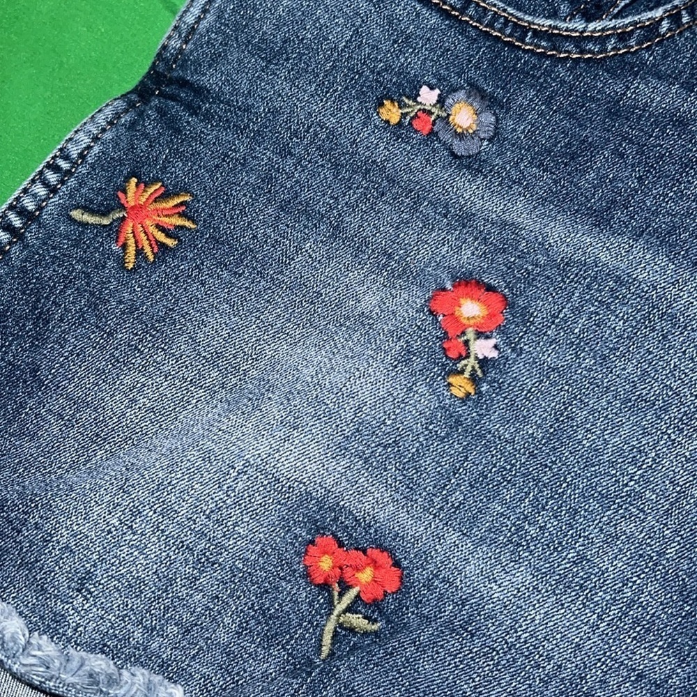 Express Embroidered Denim Shorts size 10 - Picture 3 of 9